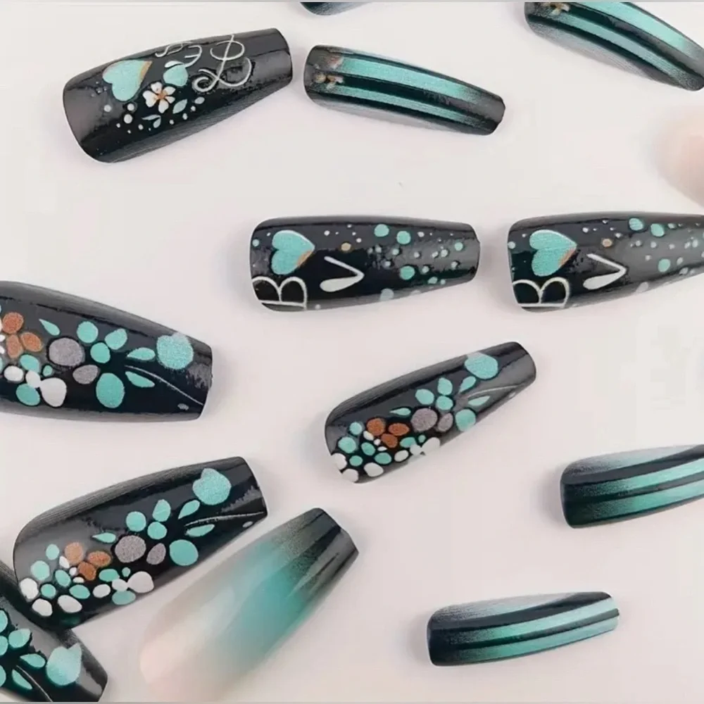 Fancy Fake Press On Nails NWT